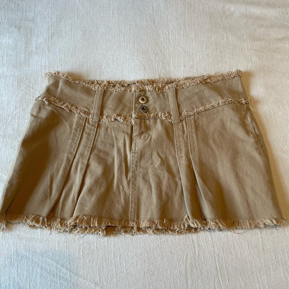 I am Gia skirt. Never worn just big on me